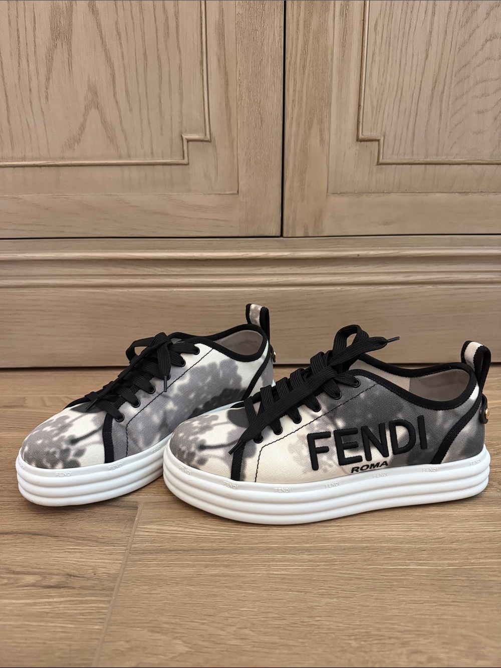 Fendi sneakers EU39
